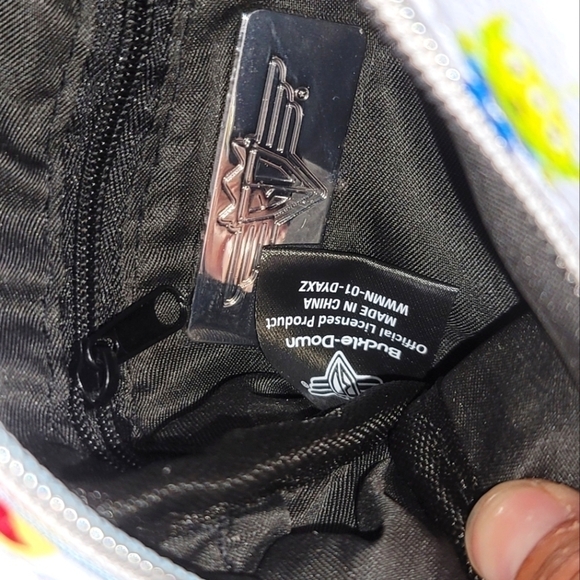 TOY STORY ALIEN PIXAR CROSSBODY BAG FROM BUCKLE-DOWN - Picture 9 of 12